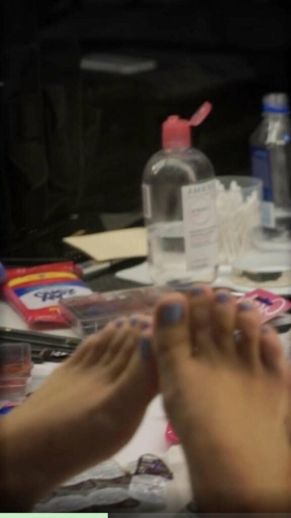 Selena Gomez Back To You Vertical Music Video Feet