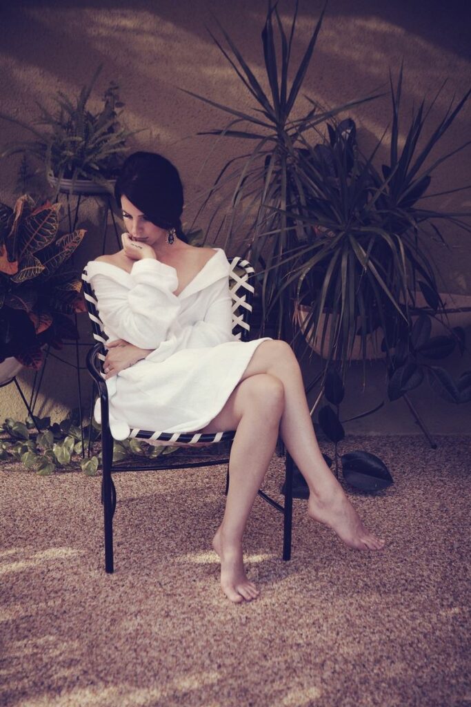 Lana Del Rey Hoot For Obsession 2012 Feet