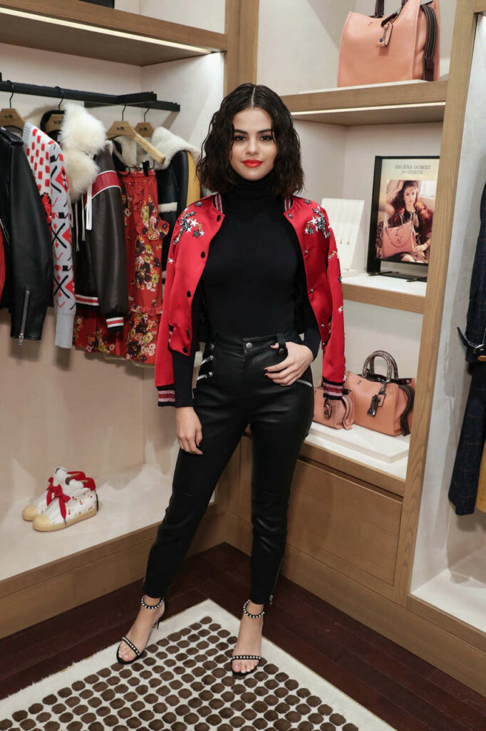 Selena Gomez In Heels Feet