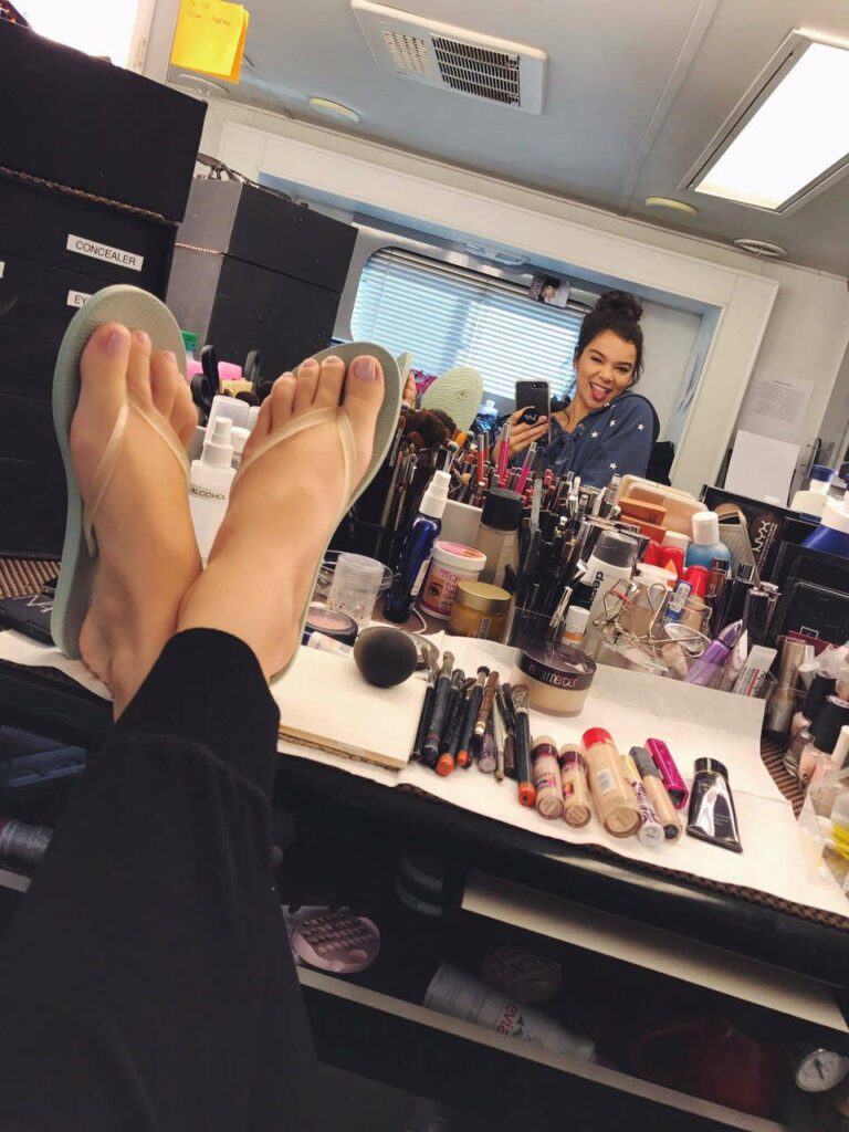 Hailee Steinfeld What A Perfect Am I Right Feet