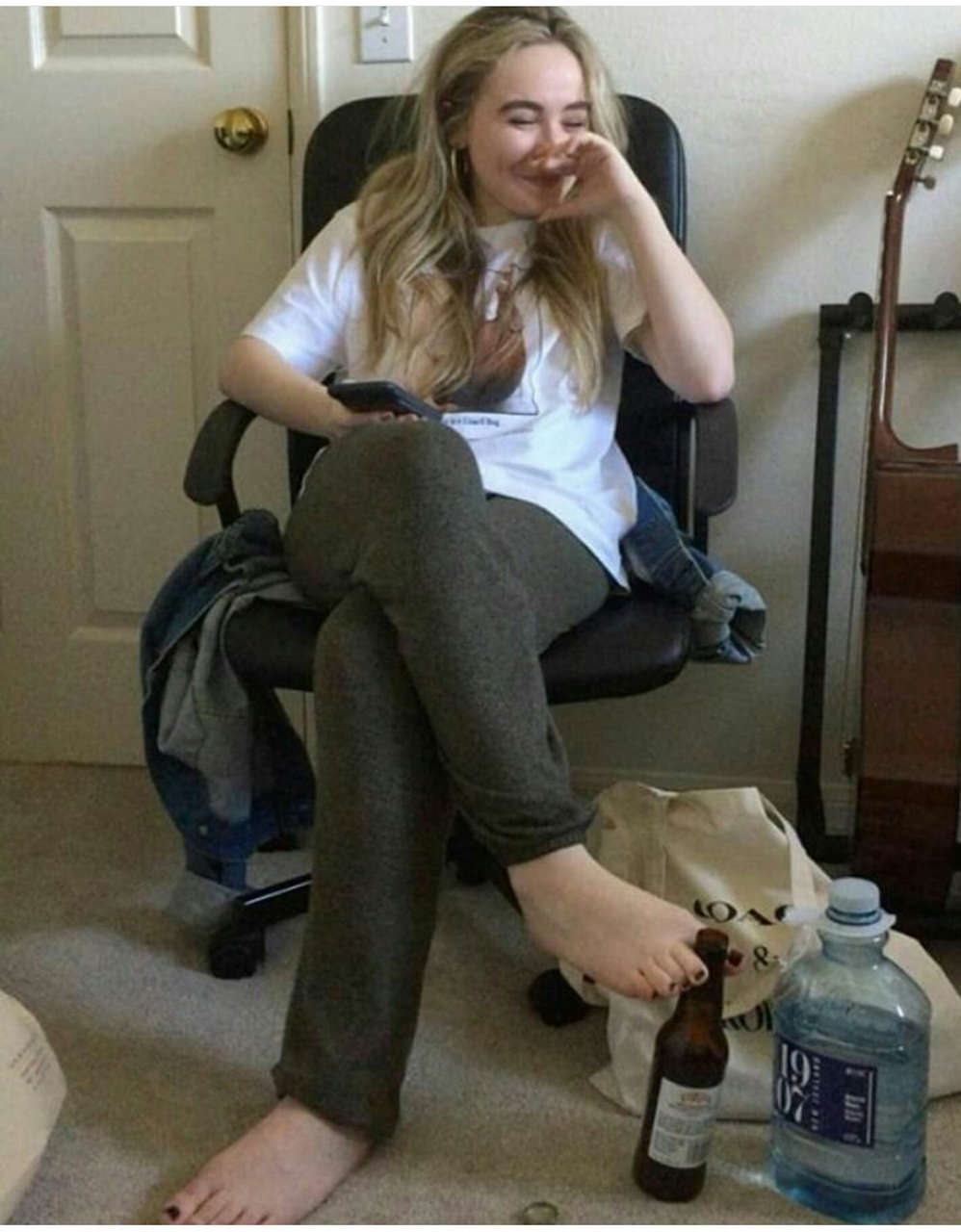 Sabrina Carpenter Beautiful Toes Fee