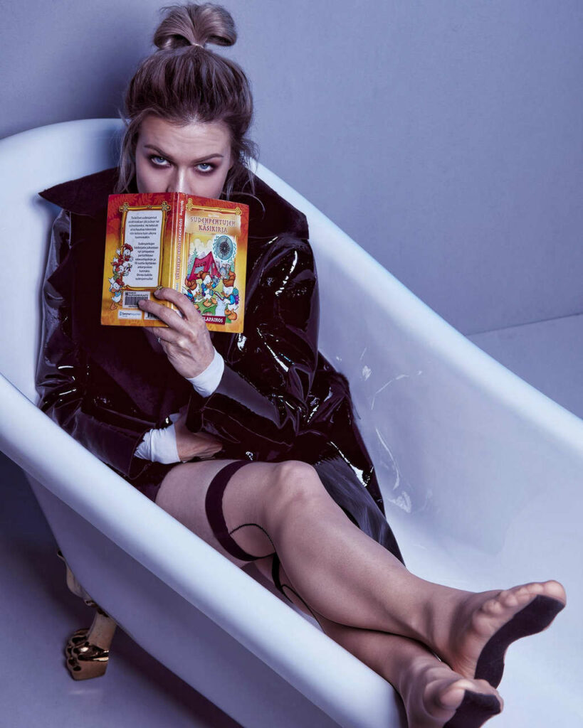 Jenni Vartiainen Feet