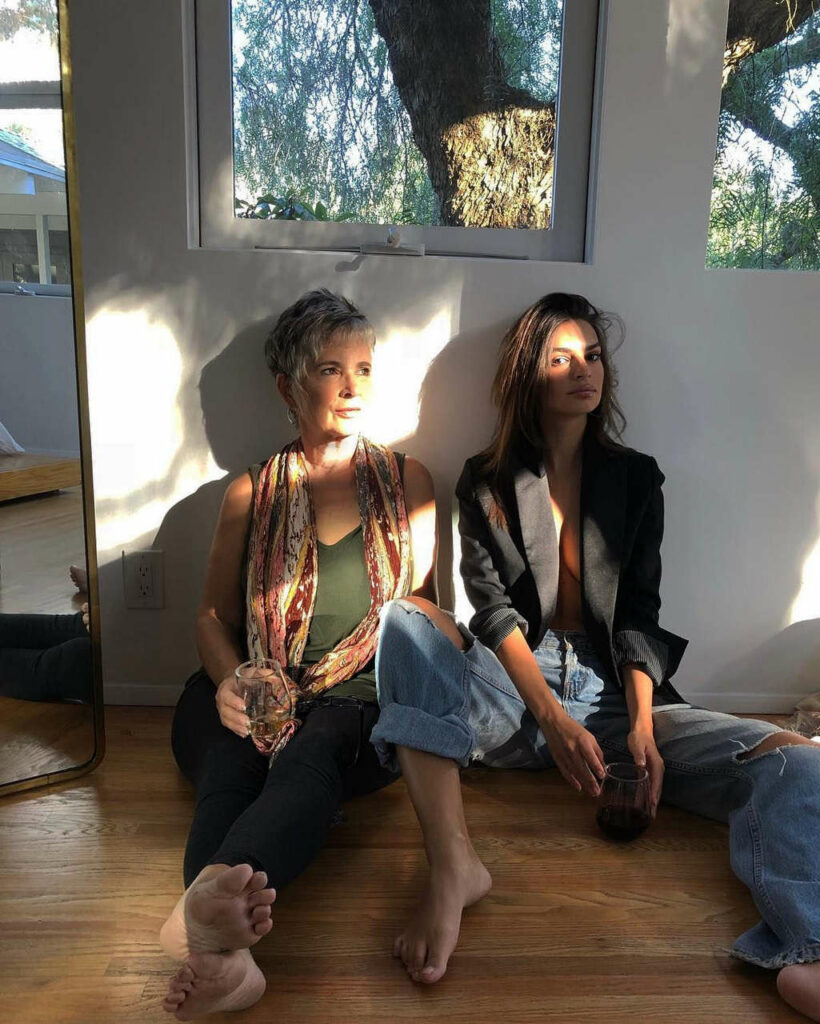 Emily Ratajkowski And Her Mom Feet