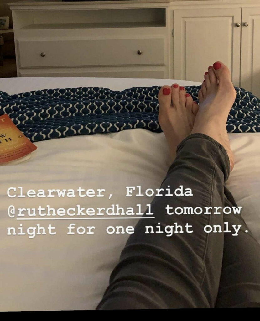 Chelsea Handler Id Love To Get Those On Me Feet