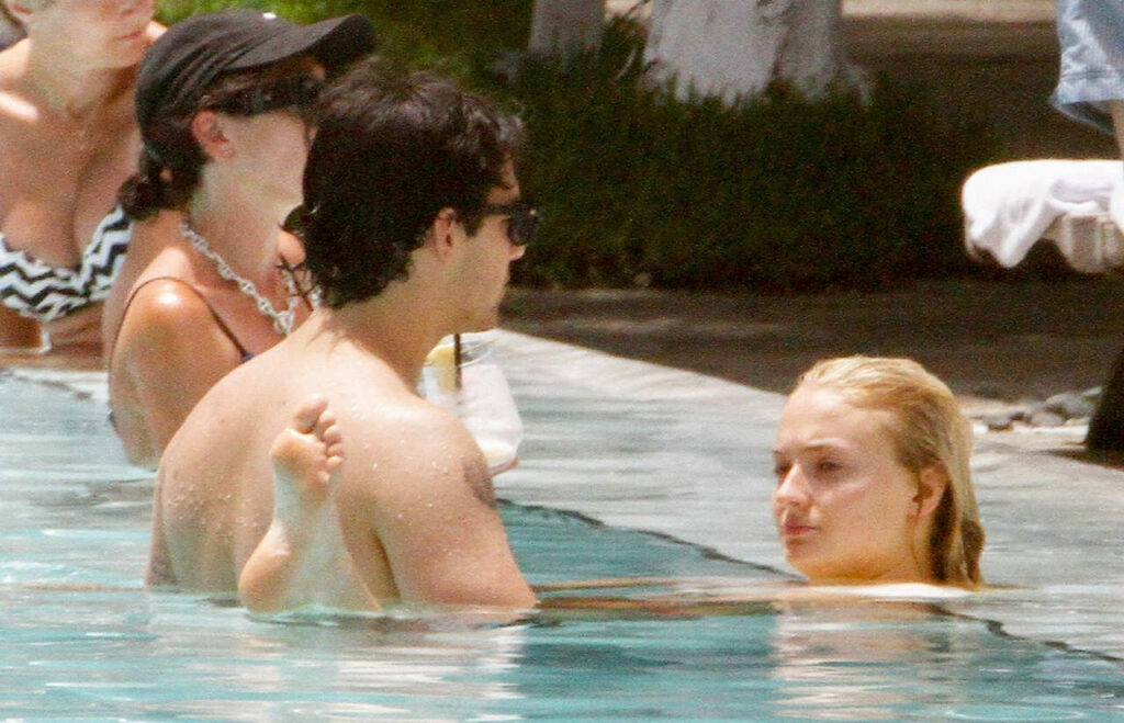 Sophie Turners Sole Pool Feet