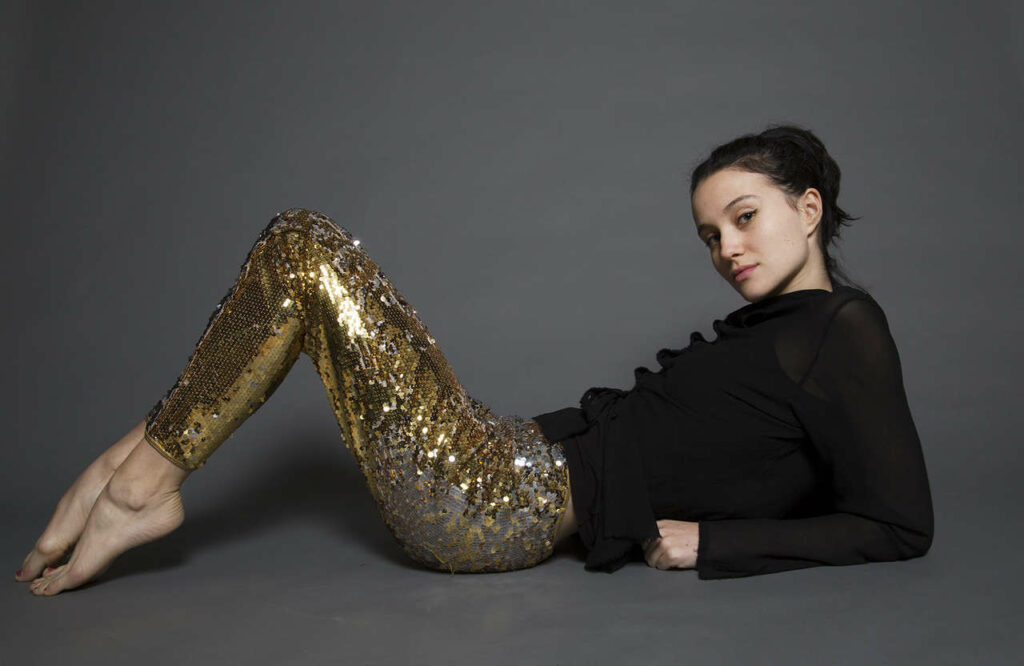Julia Goldani Telles Feet