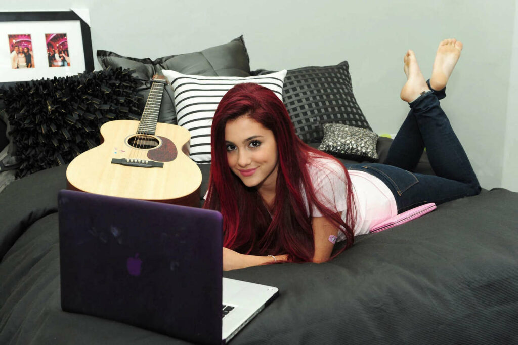 Ariana Grande Soles Feet
