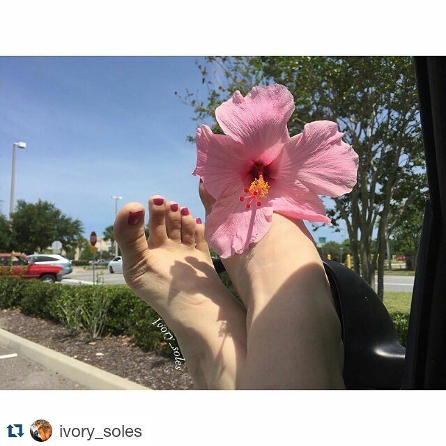 Pretty Feet And Toes Footfetish