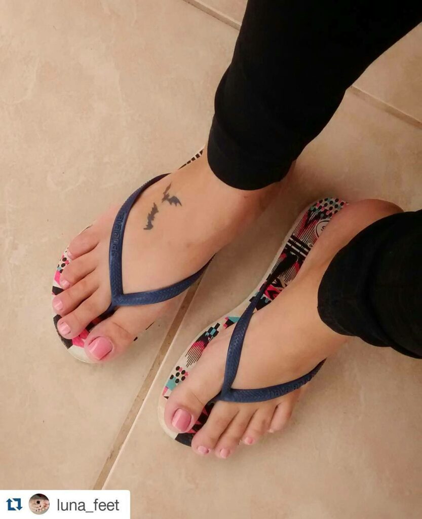 Beautiful Footfetish Feet Toes Sexyfeet (2 photos)