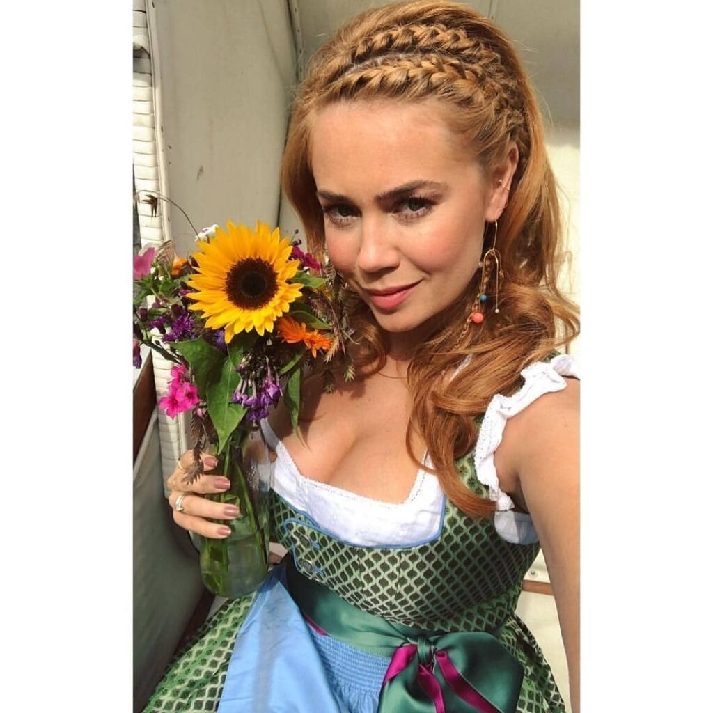 Palina Rojinski German Russian Hot Funny Feet (2 photos)