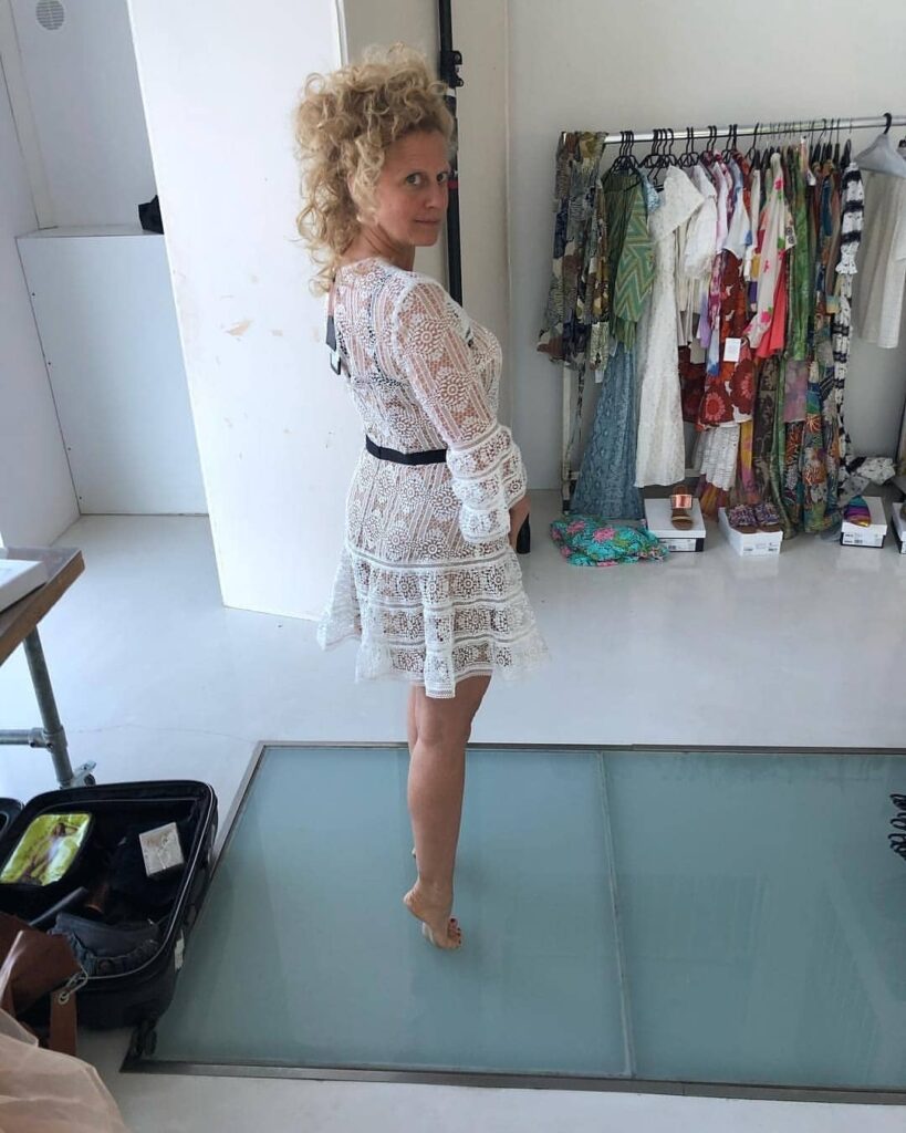 Barbara Schoeneberger German Funny Blonde Feet (2 photos)