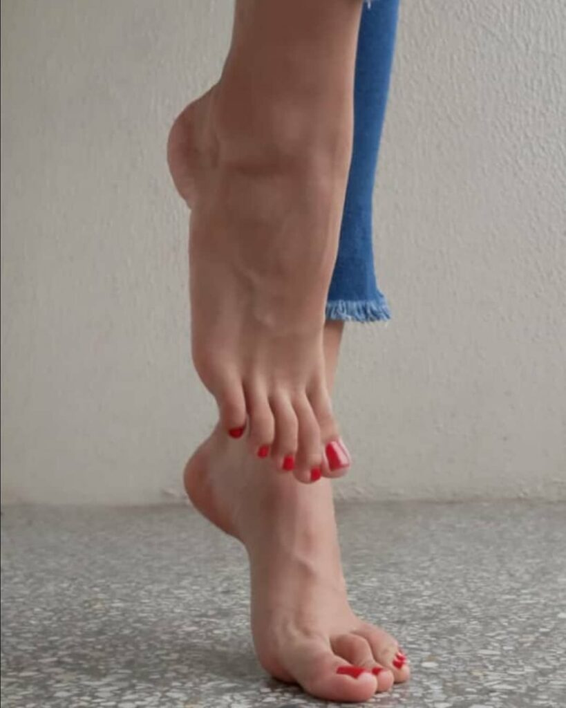 Very Beautiful Prettyfeet Feet Toes Footqueen (2 photos)