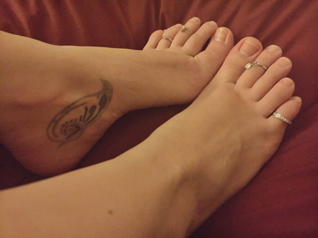 Clean And Bare Feet (2 photos)