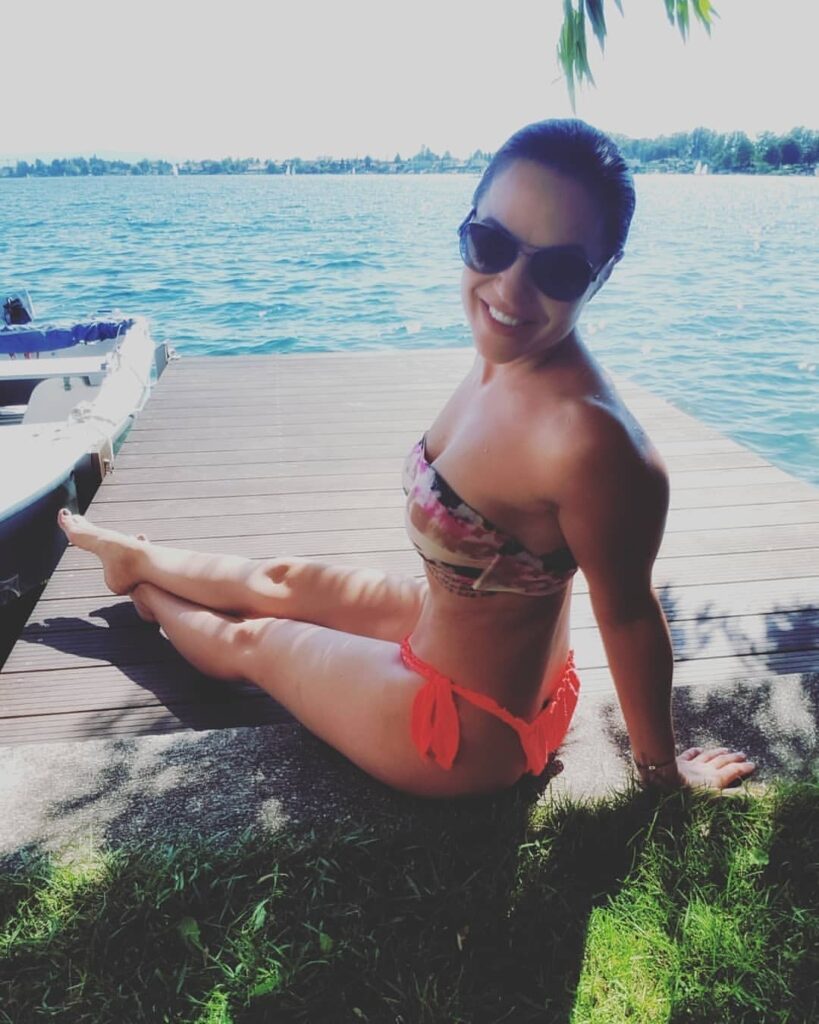 Vanessa Kuzmich Austrian Tvhost Prettyfeet (3 photos)