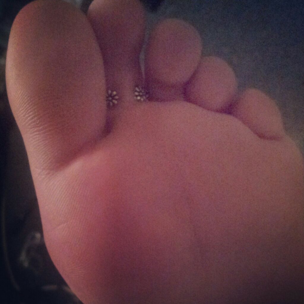 Someoneinspace Red And Sparkly Feet (4 photos)