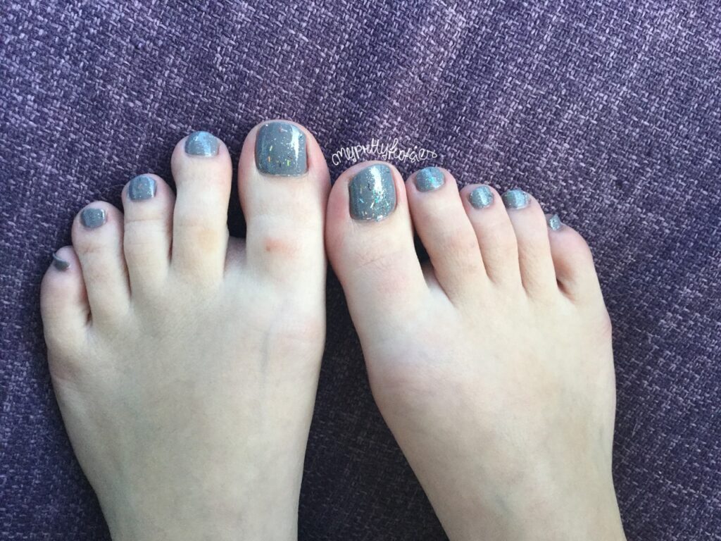 Everyone Needs A Little Bit Of Glitter In His Life Feet (3 photos)