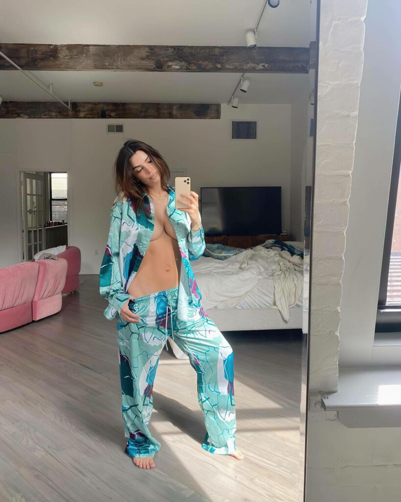Emily Ratajkowski Feet (4 photos 2)