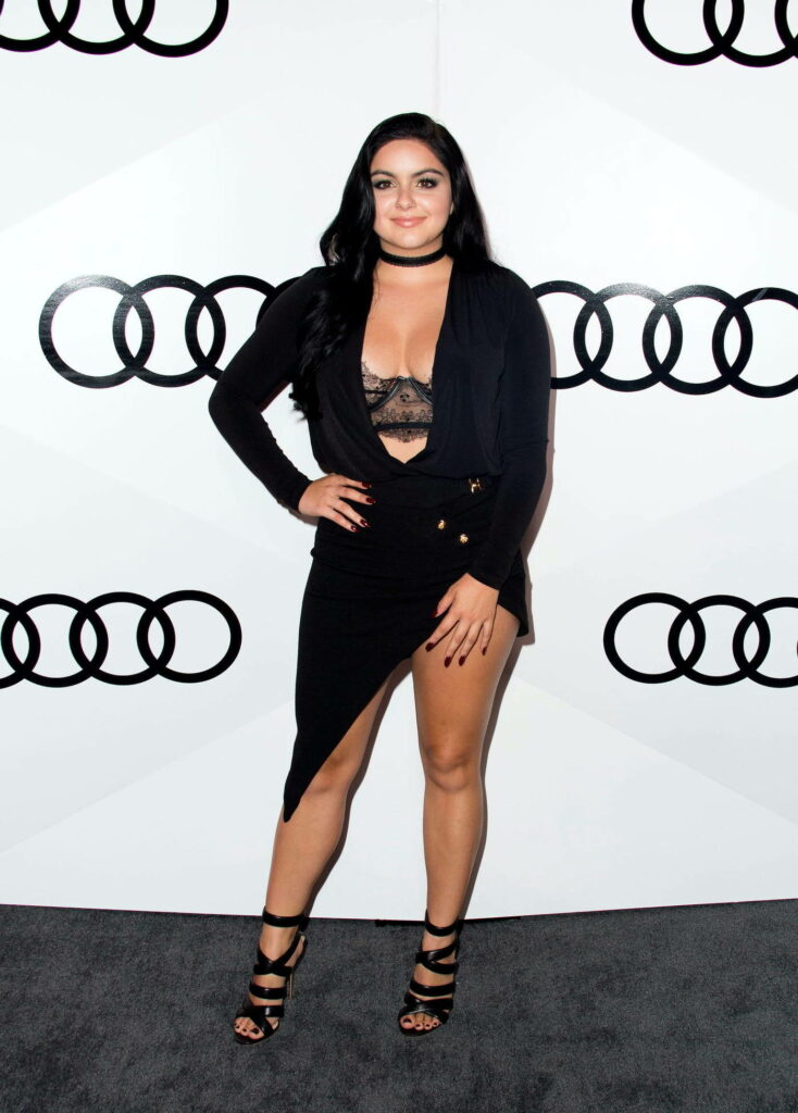 Ariel Winter Feet (7 photos 2)