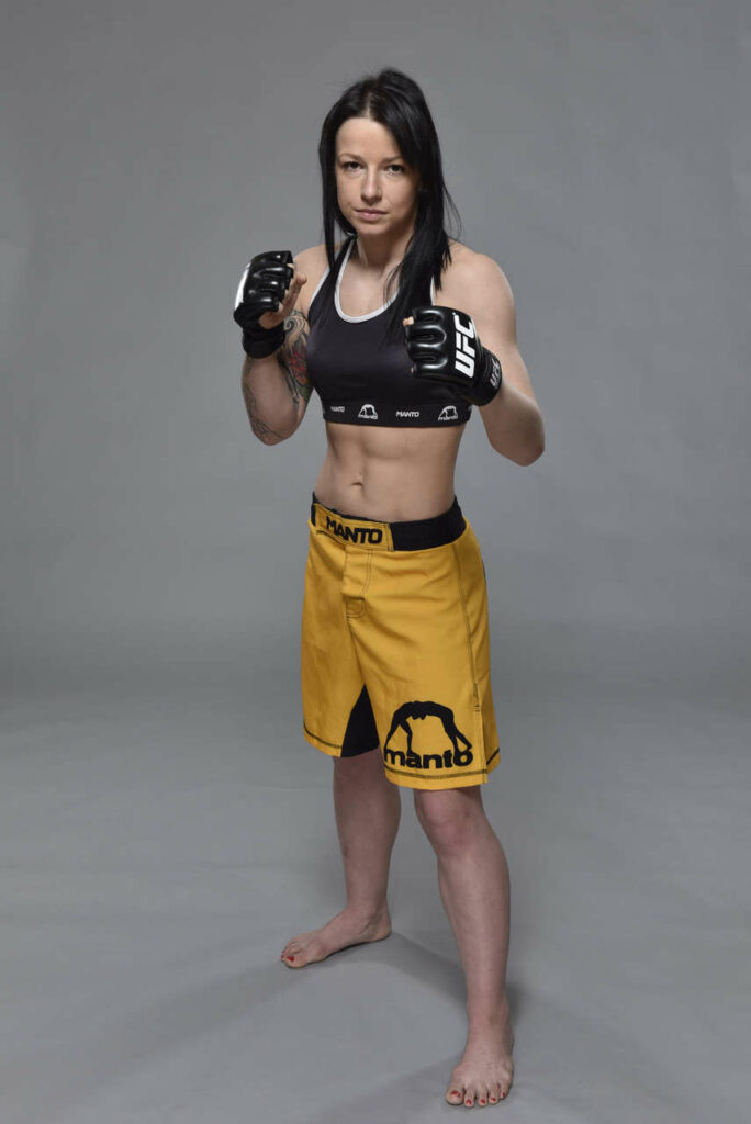 Izabela Badurek Feet