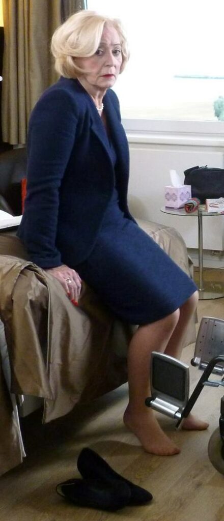 Leah Thys Feet (4 photos)