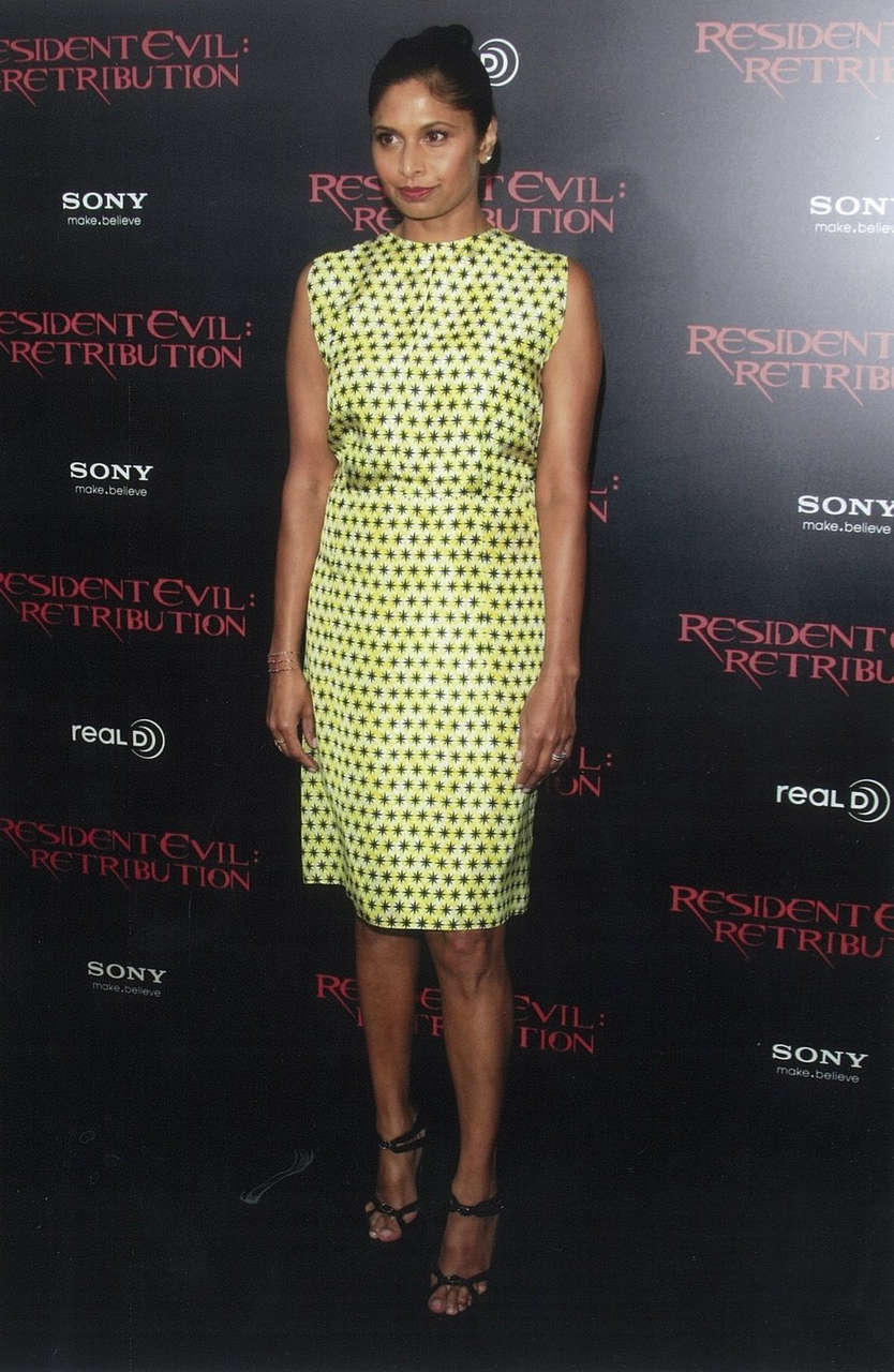 Anoja Dias Bolt Feet