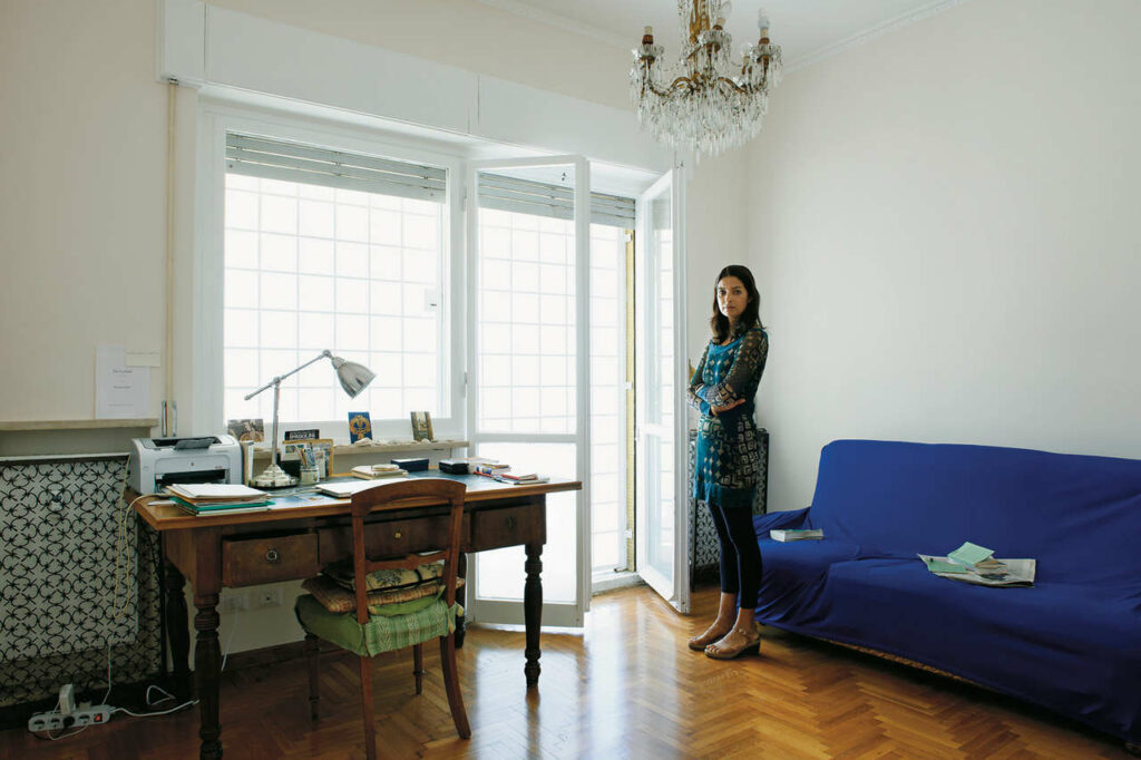 Jhumpa Lahiri Feet (2 photos)
