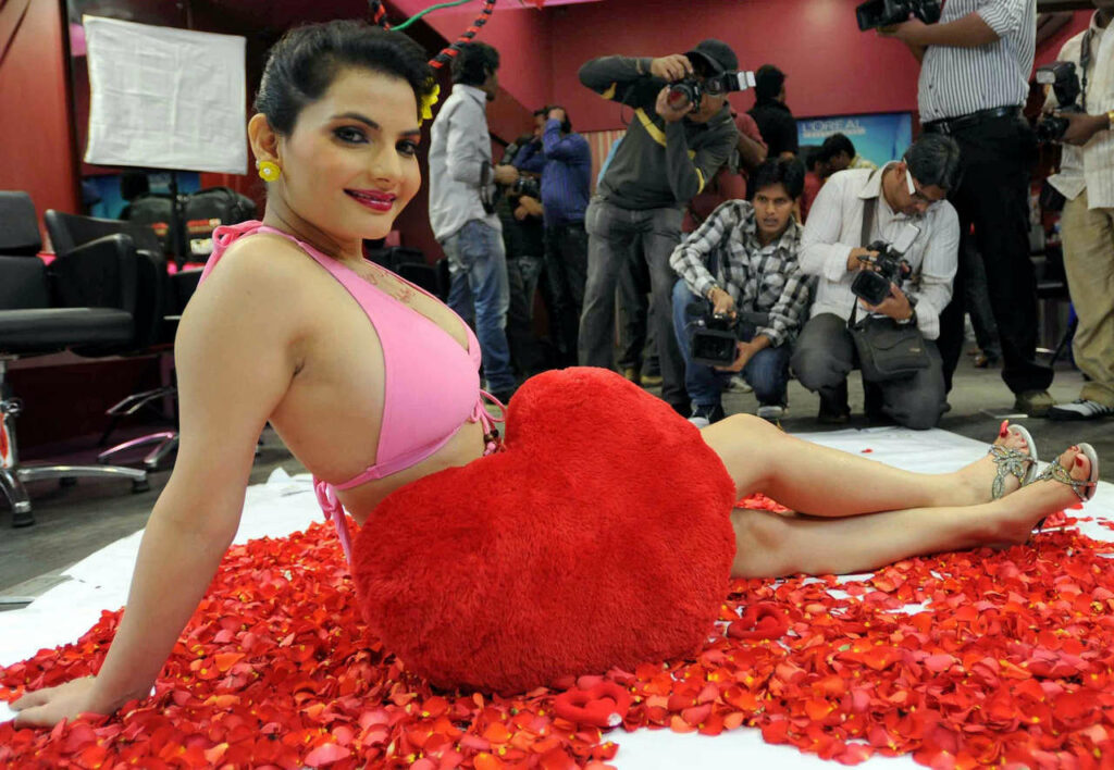 Madhavi Sharma Feet (4 photos)