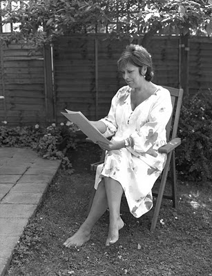 Lynda Bellingham Feet