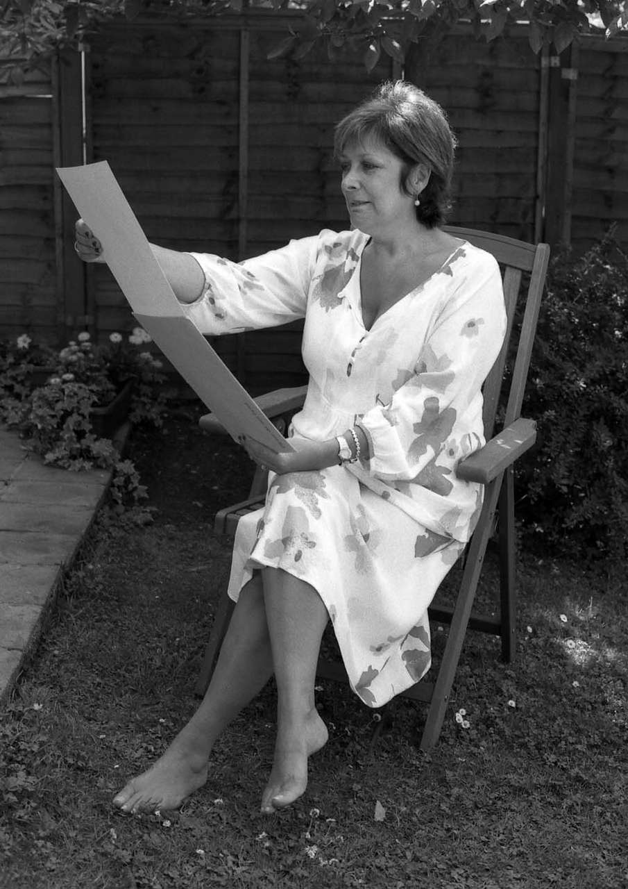 Lynda Bellingham Feet