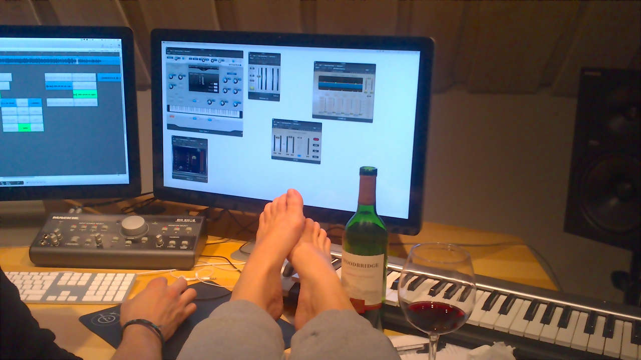 Kat Stephie Holst Feet