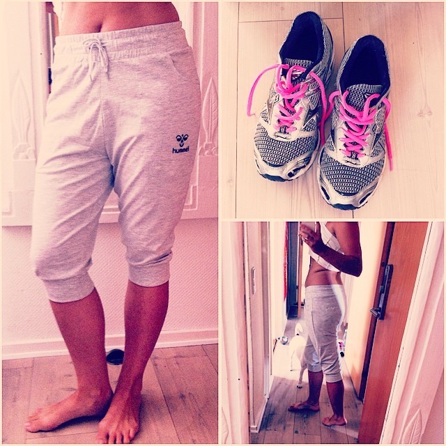 Kat Stephie Holst Feet