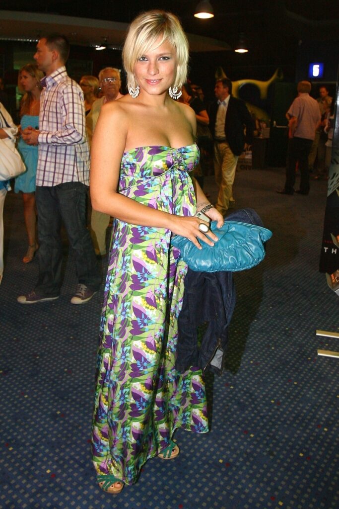 Linda Wagnerova Feet (3 photos)