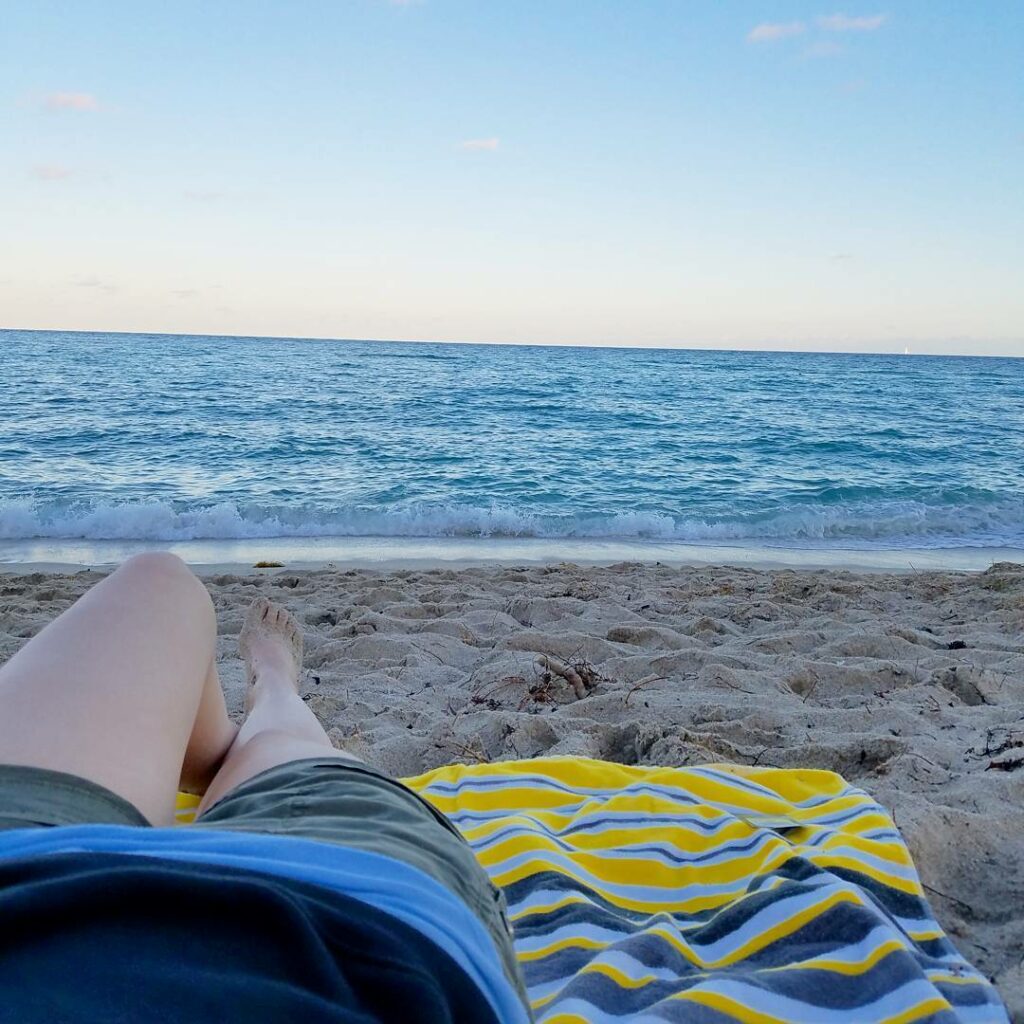 Leila Almas Feet (2 photos)