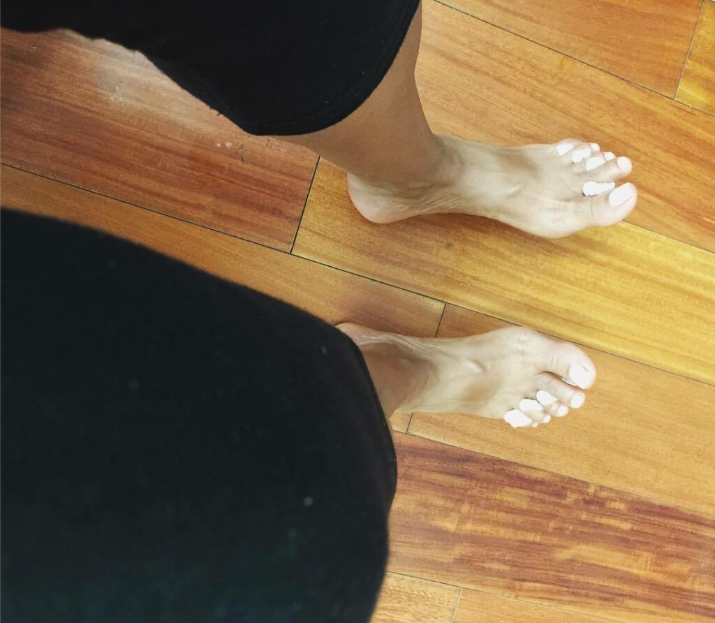 Beth Payne Feet (5 photos)