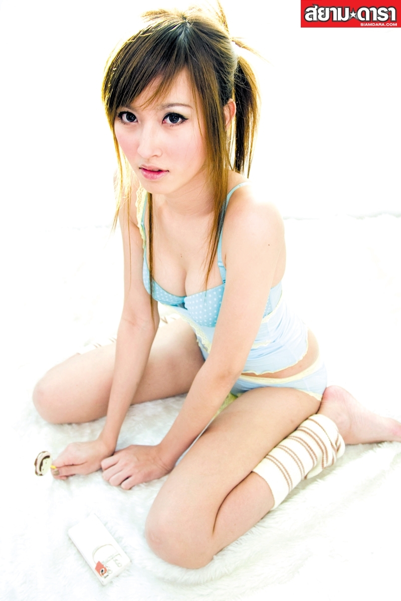 Treechada Petcharat Feet