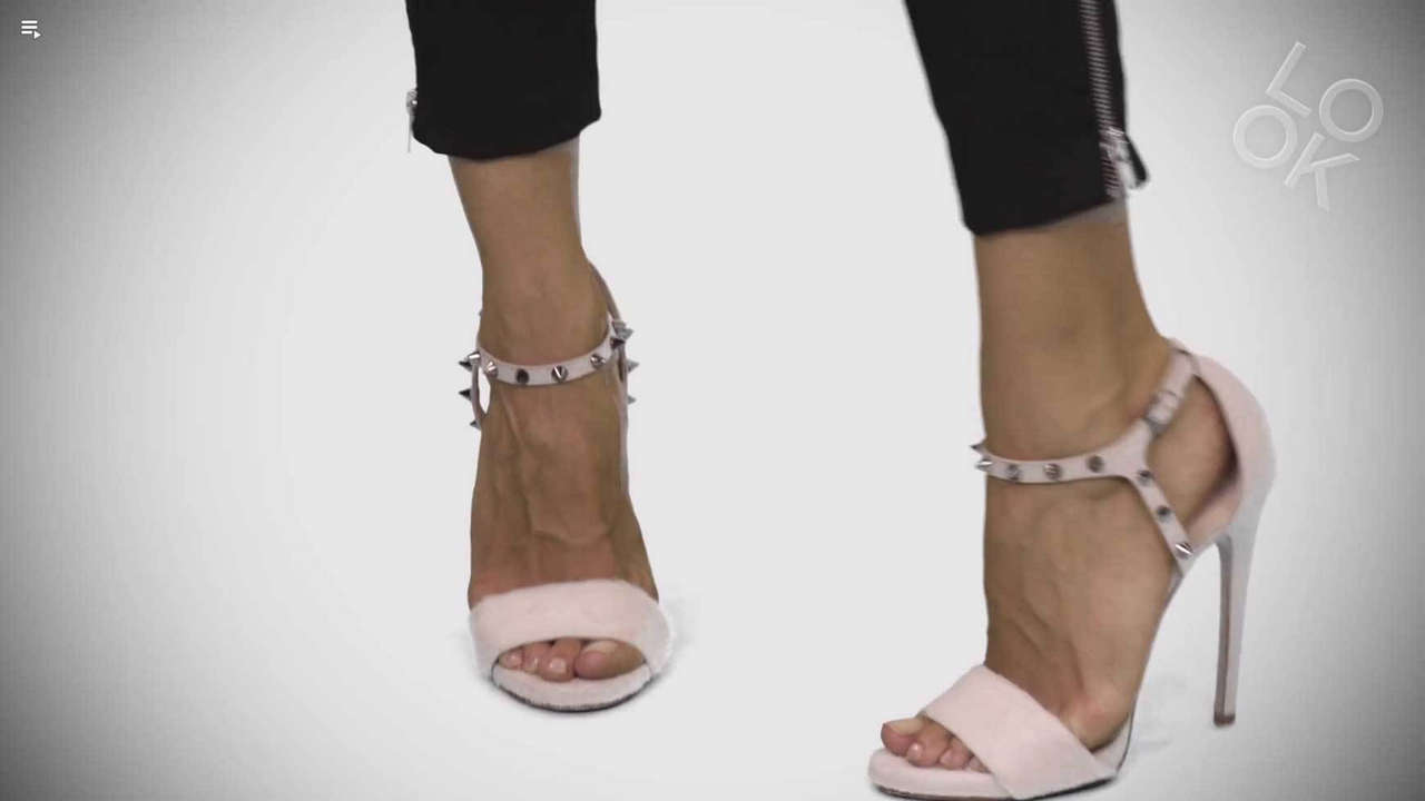 Valentine Bureau Feet