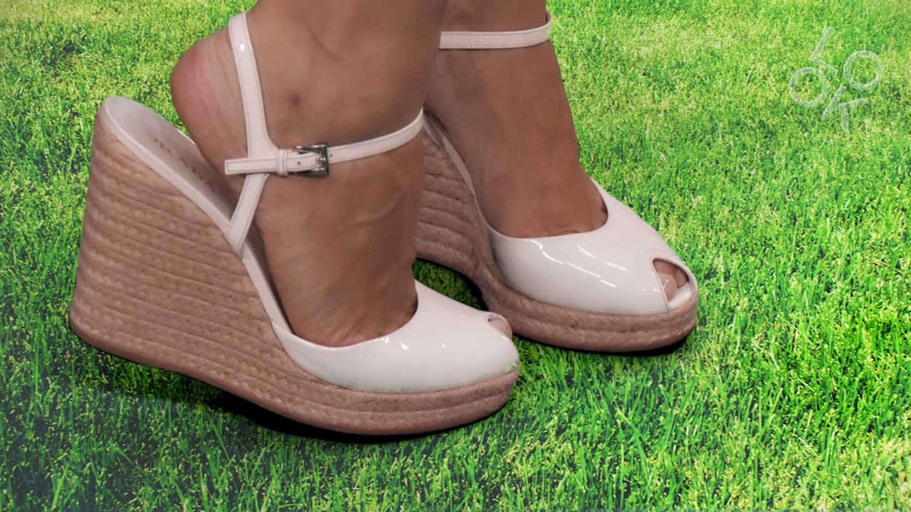 Valentine Bureau Feet