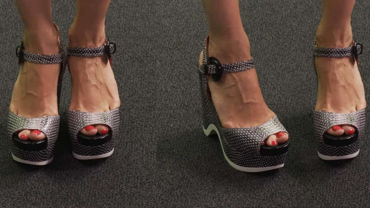 Valentine Bureau Feet