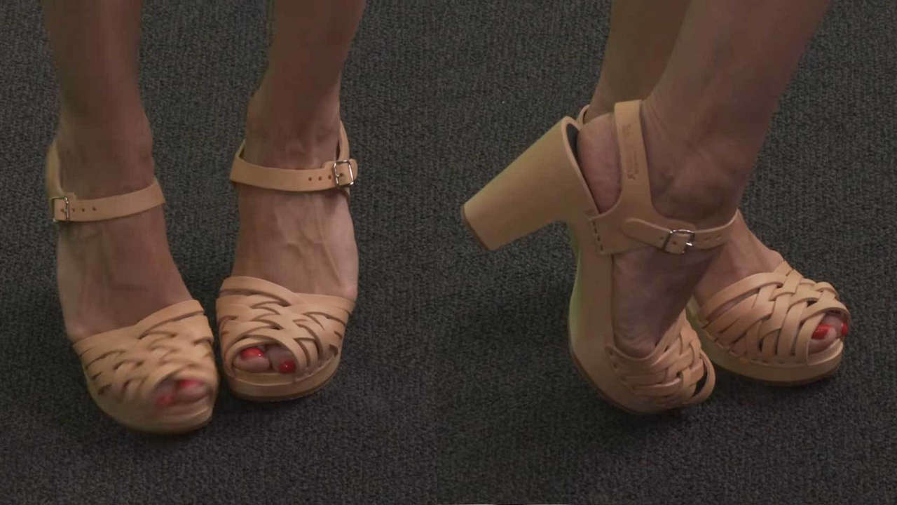 Valentine Bureau Feet