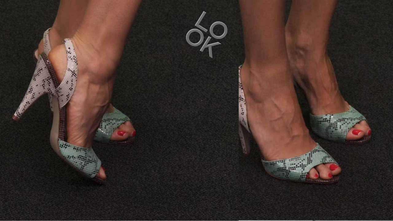 Valentine Bureau Feet