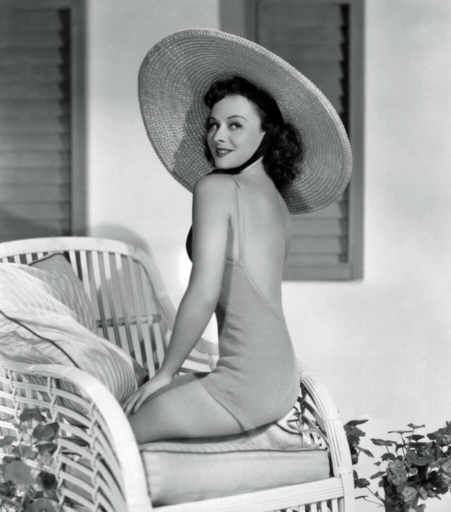 Paulette Goddard Feet (111 photos)