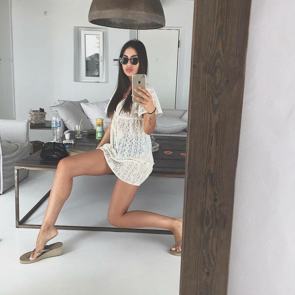Tania Karakasidoy Feet (25 photos)