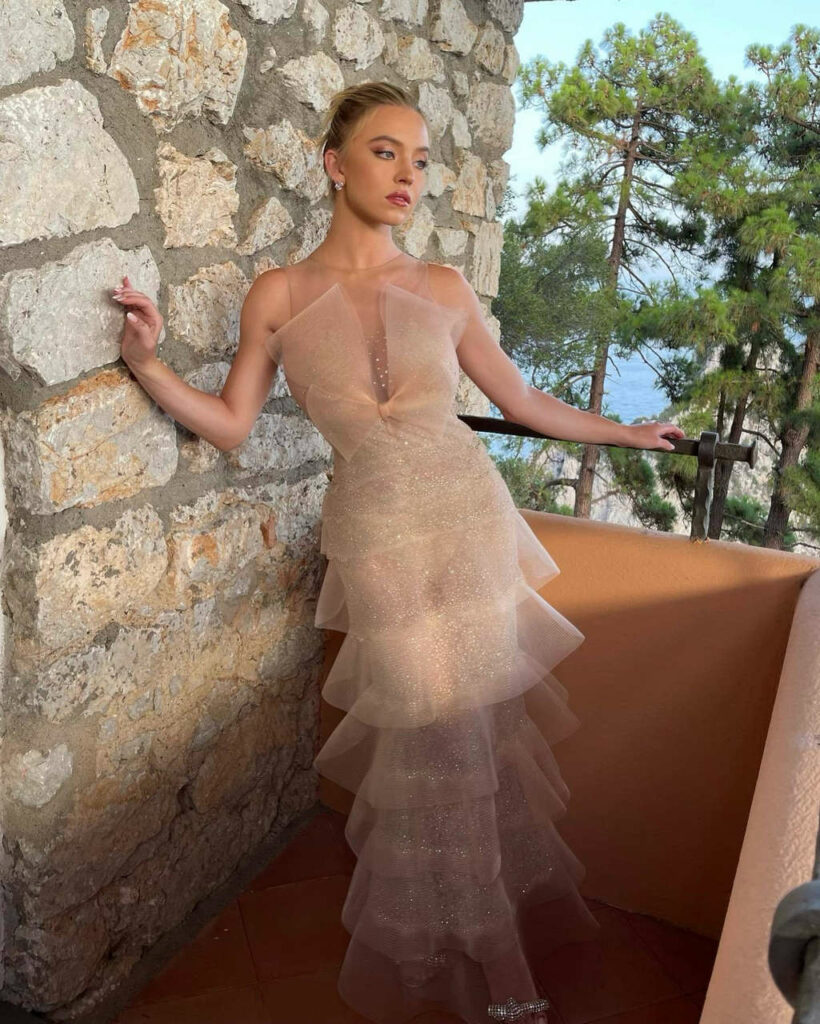 Sydney Sweeney Feet (31 pictures)