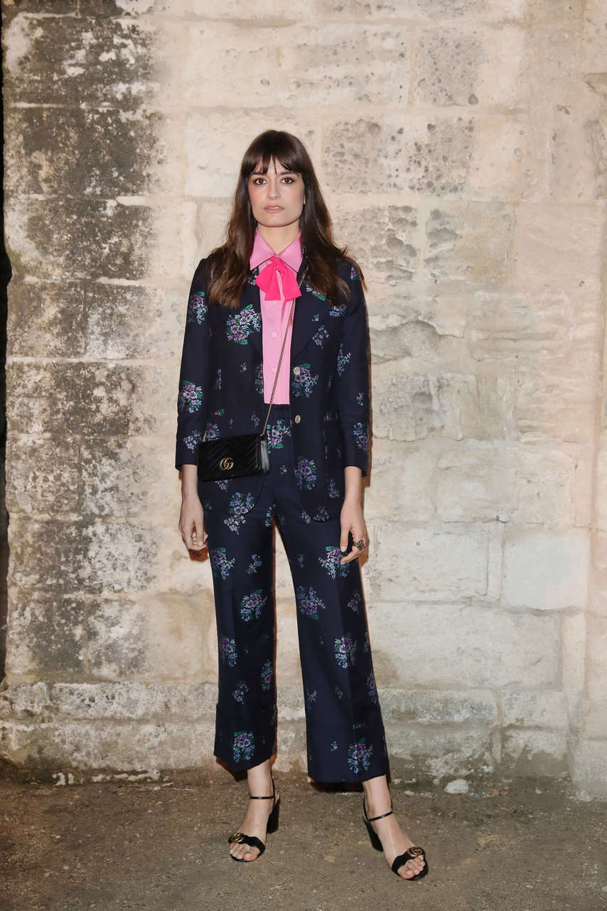 Clara Luciani Feet