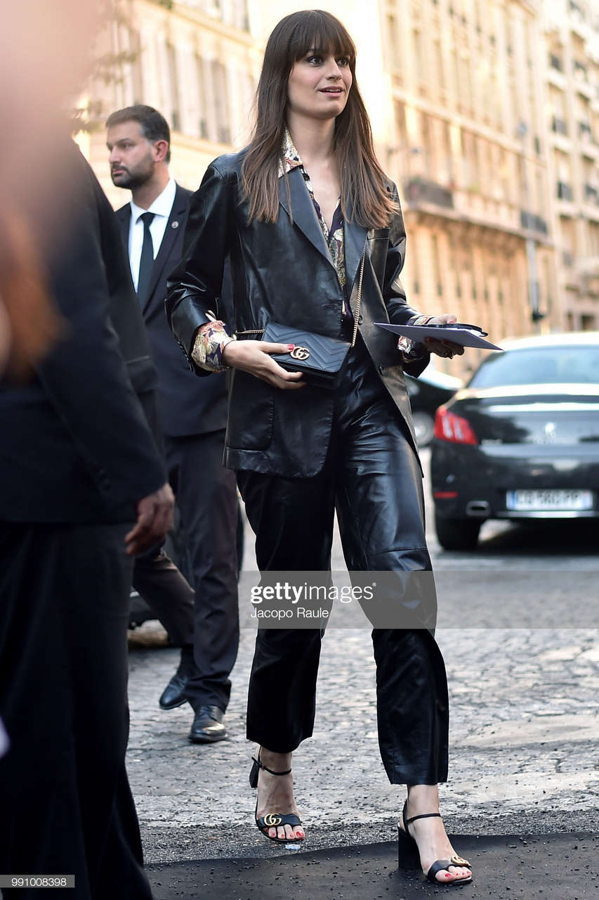 Clara Luciani Feet