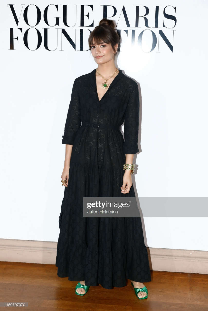 Clara Luciani Feet