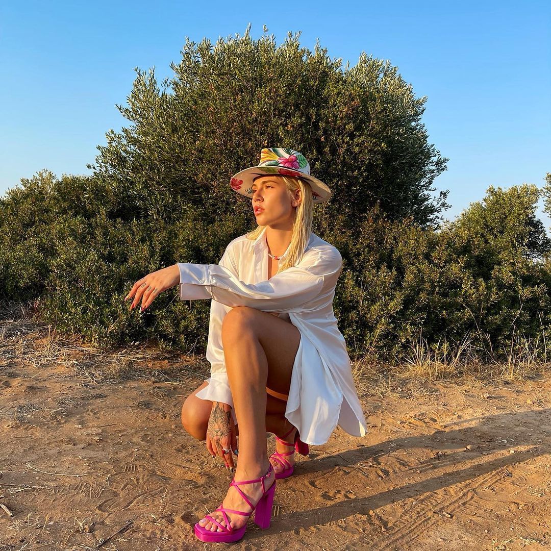 Elena Tsagrinou Feet