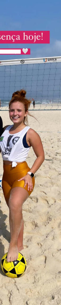 Larissa Manoela Feet (28 images)