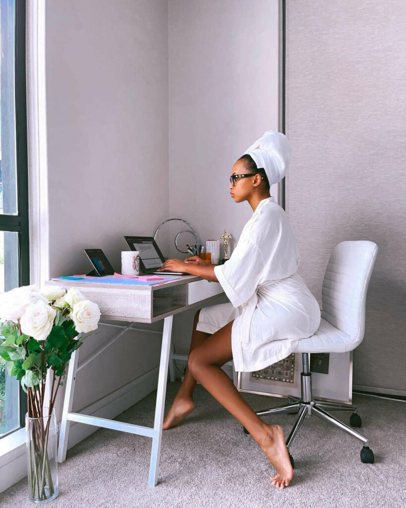 Celeste Khumalo Feet (11 photos)