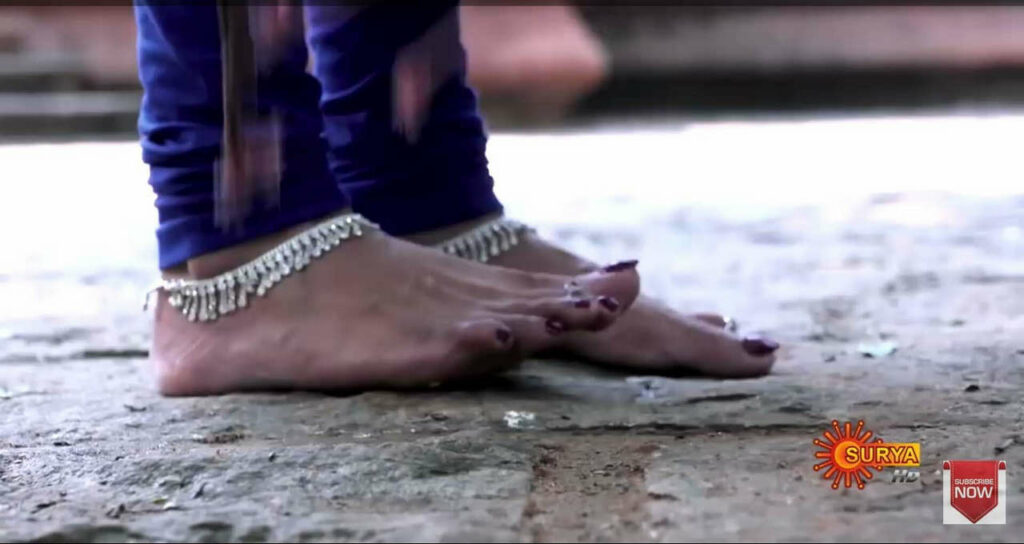 Sruthi Lakshmi Feet (13 photos)